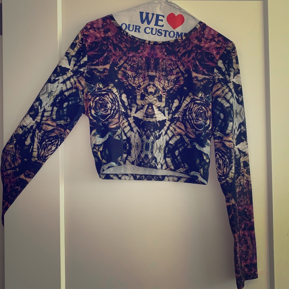 Long sleeve crop top